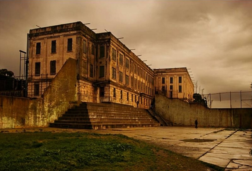 Escapar de la "Alcatraz": la historia de tres reclusos que se escaparon de los más seguros de la prisión de estados UNIDOS Escapar de la "Alcatraz": la historia de tres reclusos que se escaparon de los más seguros de la prisión de estados UNIDOS