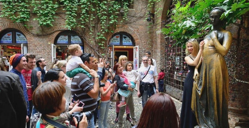 Eso, pero no eso: las atracciones falsas más famosas Eso, pero no eso: las atracciones falsas más famosas