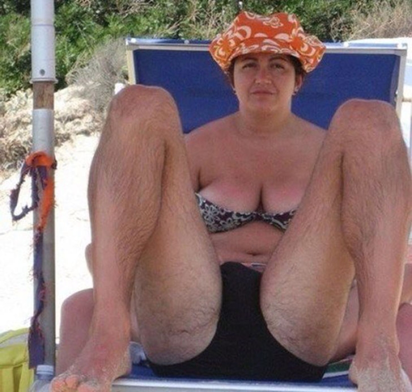 Estoy acostado en la playa: turistas monstruosamente hermosos que se pueden encontrar en cualquier playa Estoy acostado en la playa: turistas monstruosamente hermosos que se pueden encontrar en cualquier playa