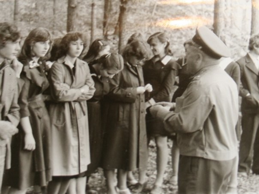Even girls received initial military training in Soviet schools Even girls received initial military training in Soviet schools