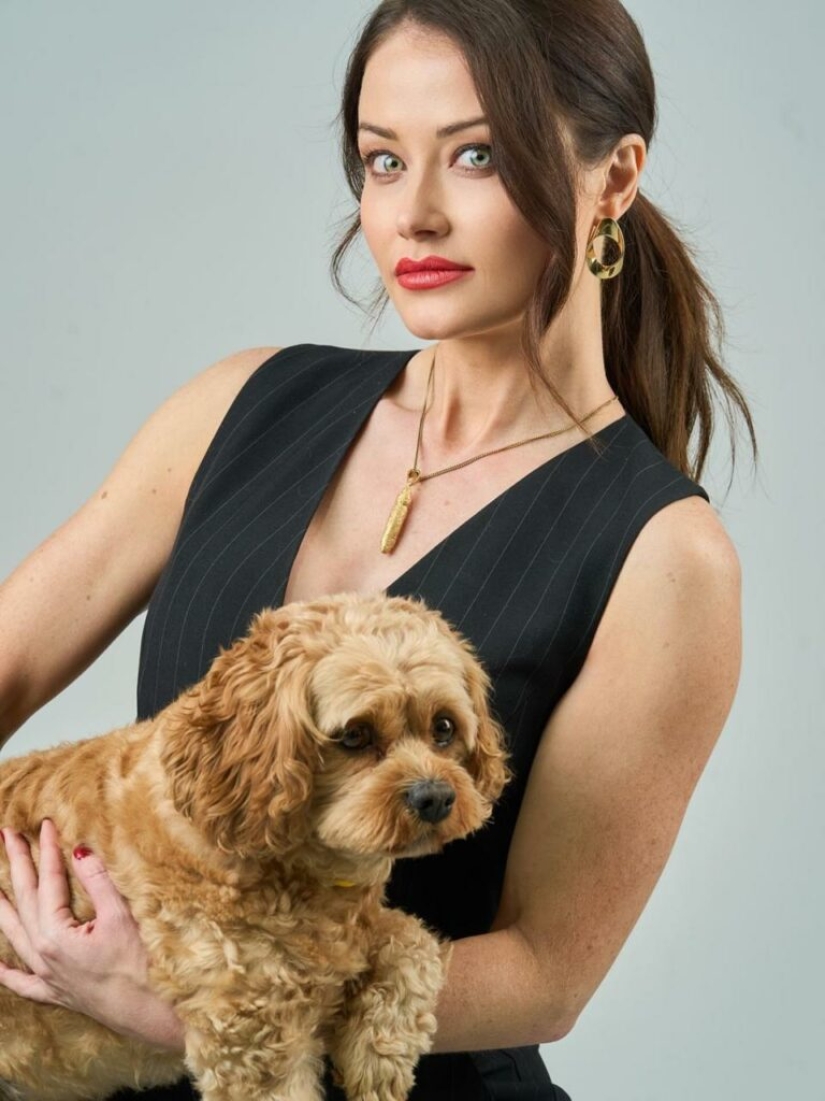 Excrementos de perro convertidos en elegantes joyas de oro