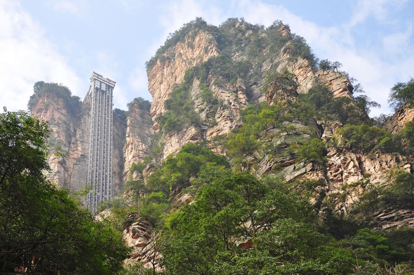 Extreme tourism in China: entertainment is not for the faint of heart