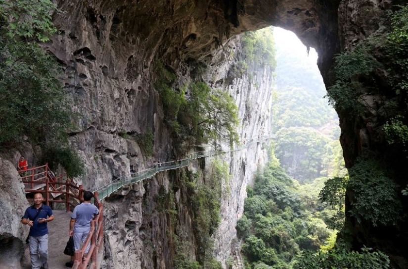 Extreme tourism in China: entertainment is not for the faint of heart