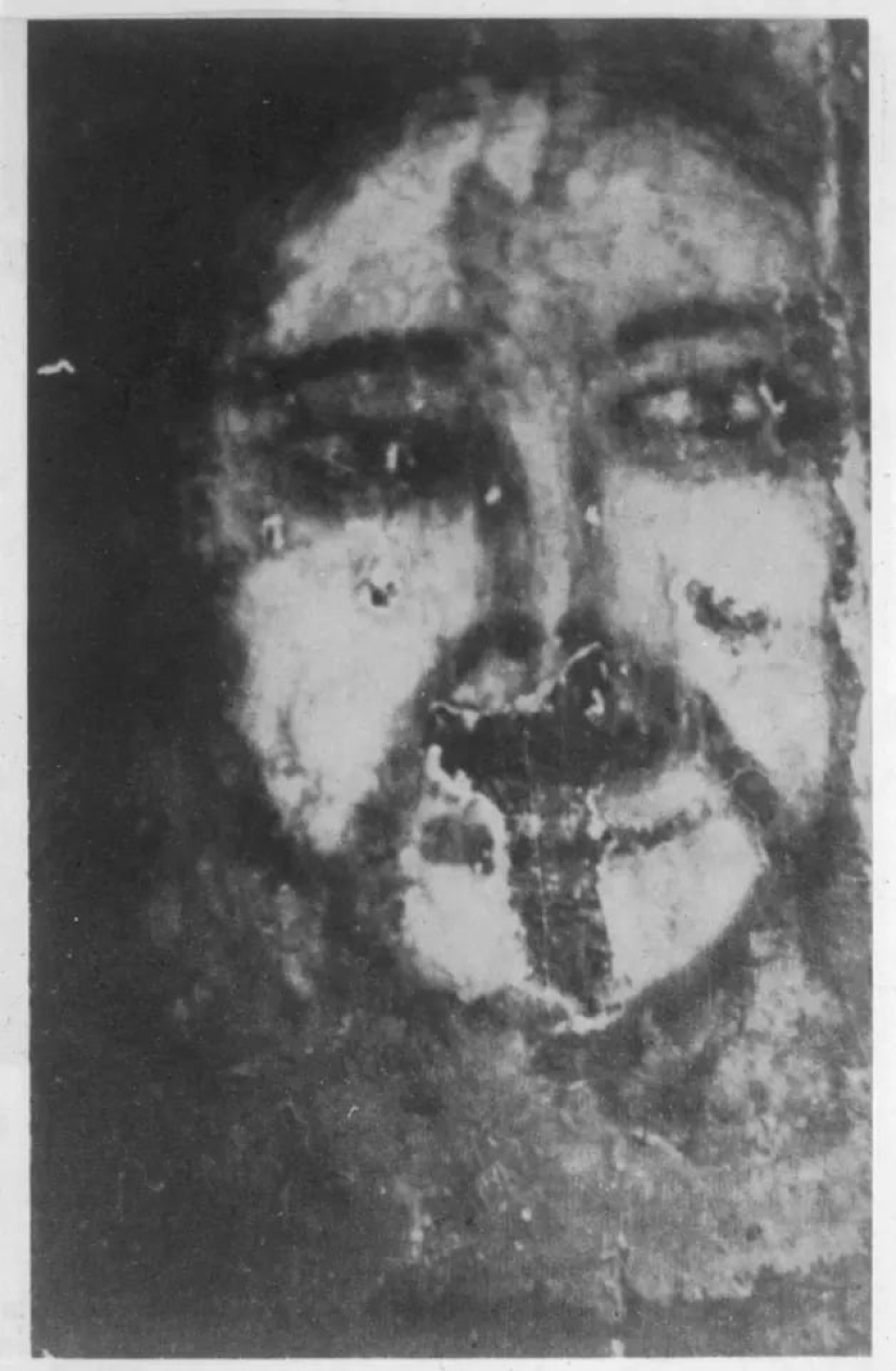 "Faces of Belmes— - strange portraits appear on the floor in the house of a Spanish family "Faces of Belmes— - strange portraits appear on the floor in the house of a Spanish family