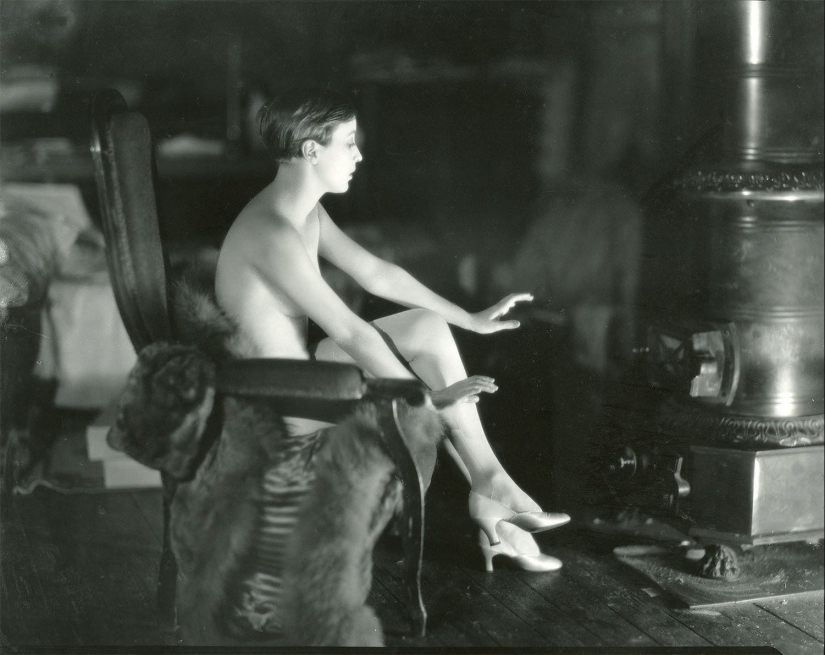 Faldas cortas, rubor en las rodillas, labios con lazo: qué eran las flappers, jóvenes rebeldes de los "rugientes años 20"