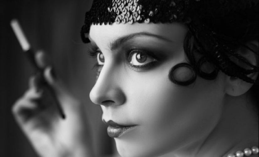 Faldas cortas, rubor en las rodillas, labios con lazo: qué eran las flappers, jóvenes rebeldes de los "rugientes años 20"