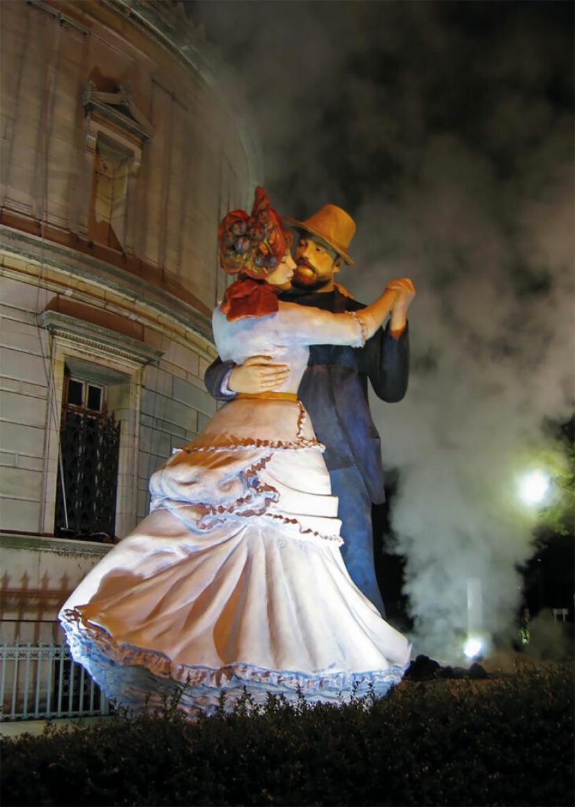 Fantastic monumental sculptures by Seward Johnson Fantastic monumental sculptures by Seward Johnson