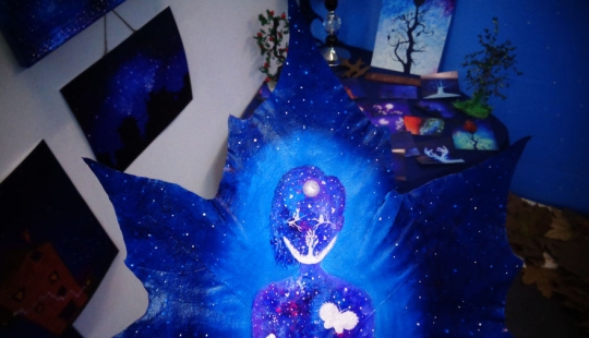 Fantastic worlds on dry maple leaves Fantastic worlds on dry maple leaves