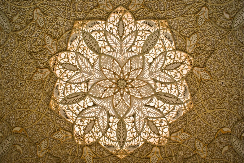 Fascinating and hypnotizing arches of mosques Fascinating and hypnotizing arches of mosques