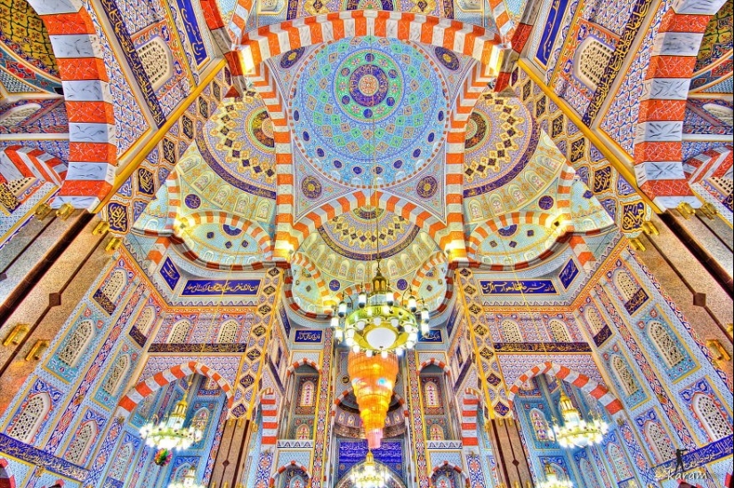 Fascinating and hypnotizing arches of mosques Fascinating and hypnotizing arches of mosques