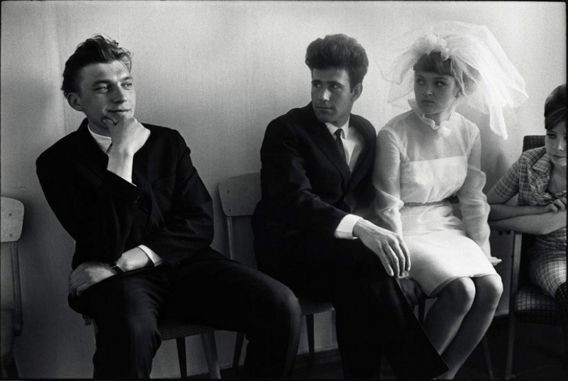 Features of a Soviet-style wedding celebration Features of a Soviet-style wedding celebration