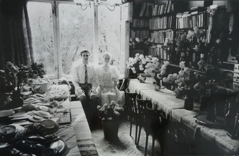 Features of a Soviet-style wedding celebration Features of a Soviet-style wedding celebration