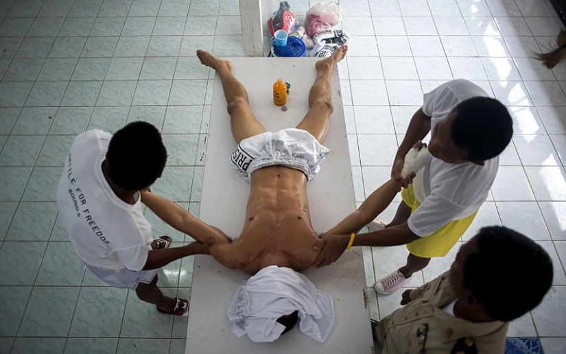 Fight clubs in Thai prisons