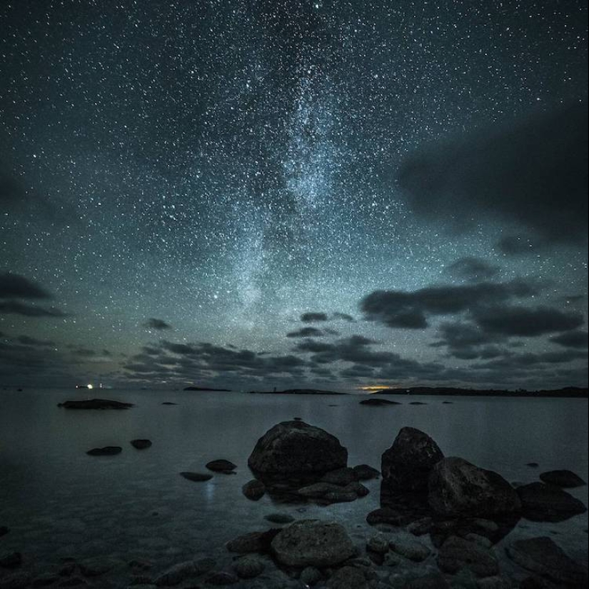 Finn wanders alone under the stars and makes fascinating shots