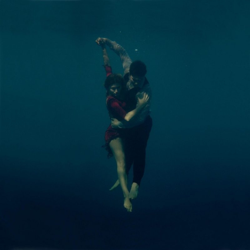 Flying under water in the wonderful photo works of Katerina Bodrunova