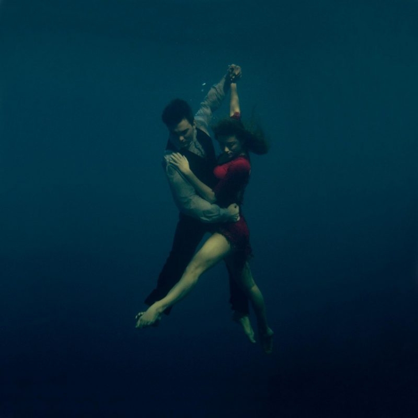 Flying under water in the wonderful photo works of Katerina Bodrunova