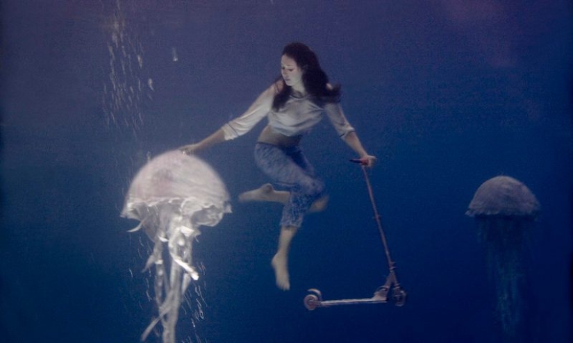 Flying under water in the wonderful photo works of Katerina Bodrunova