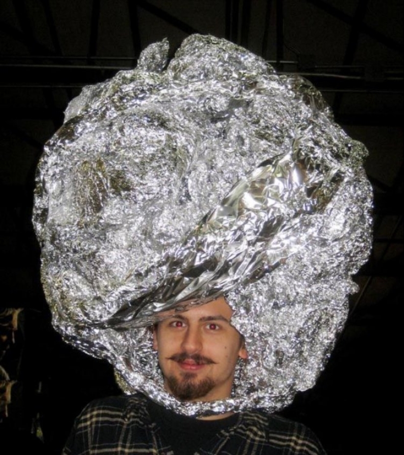 Foil caps — how they appeared and can they protect against radiation Foil caps — how they appeared and can they protect against radiation