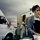 Forget about jeans and a love marriage: 10 rules of life for girls in a gypsy camp