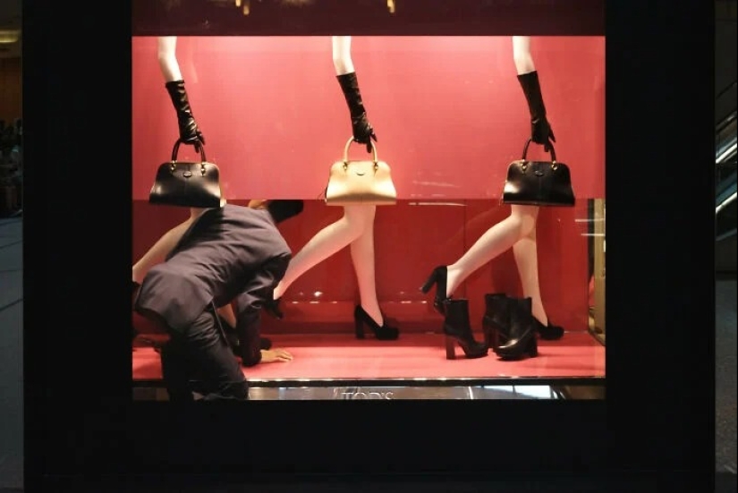 Fotógrafo callejero de Hong Kong captura momentos inesperados Fotógrafo callejero de Hong Kong captura momentos inesperados