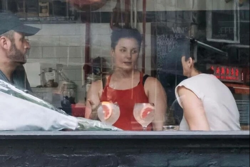 Fotógrafo callejero de Hong Kong captura momentos inesperados Fotógrafo callejero de Hong Kong captura momentos inesperados