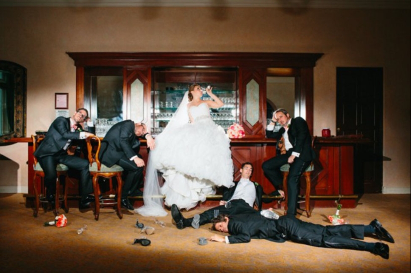 Friends of the groom, without whom the wedding photo shoot would be the most boring event Friends of the groom, without whom the wedding photo shoot would be the most boring event