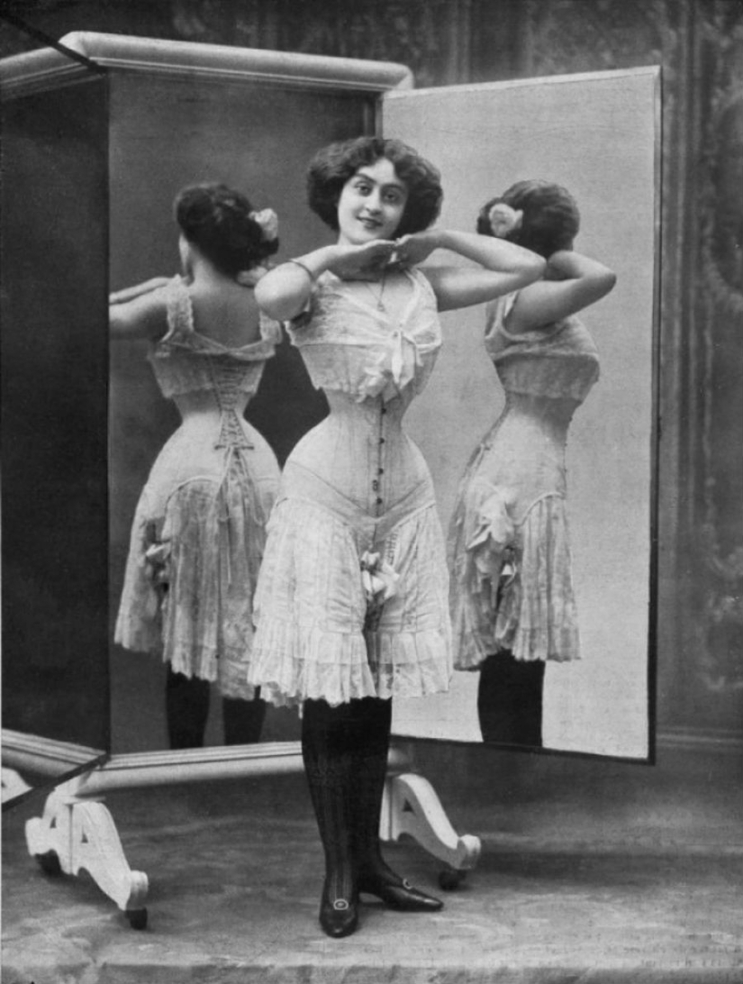 From corsets to thin stripes — how underwear has changed in 100 years From corsets to thin stripes — how underwear has changed in 100 years