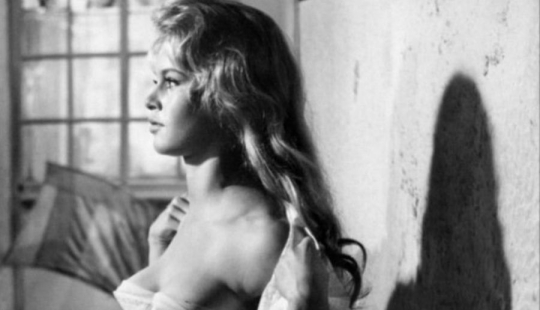 From corsets to thin stripes — how underwear has changed in 100 years