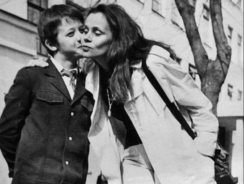 From personal archives – touching family photos of actors loved since childhood From personal archives – touching family photos of actors loved since childhood