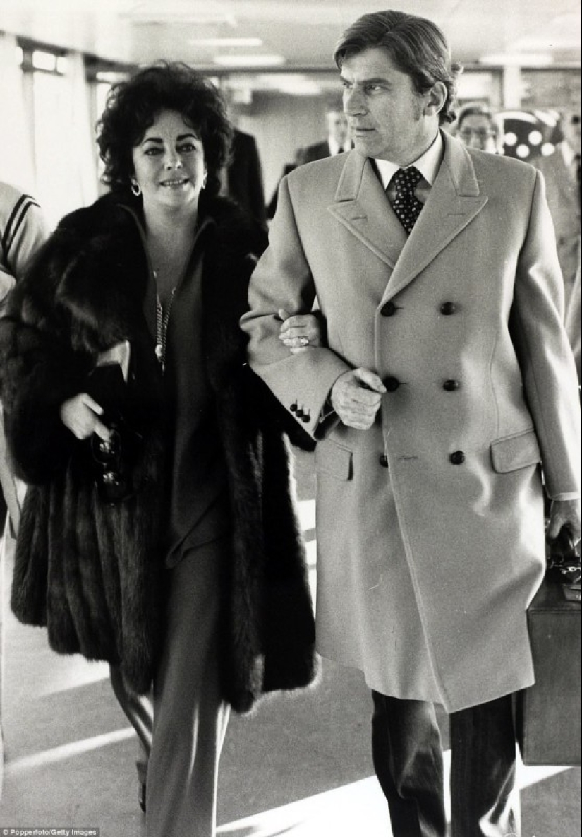 Furs, cigars and paparazzi: How celebrities traveled in the 70s Furs, cigars and paparazzi: How celebrities traveled in the 70s