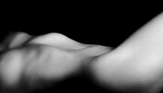 Gentle eroticism from photographer Robert Farber Gentle eroticism from photographer Robert Farber