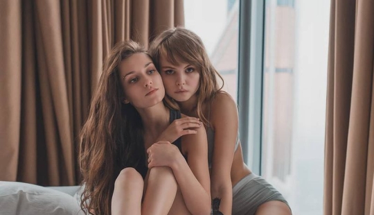 Gentle girlish images in the works of Russian photographer Daria Klepikova