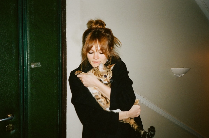 Girls on stairwells-celebration of post-Soviet entrances