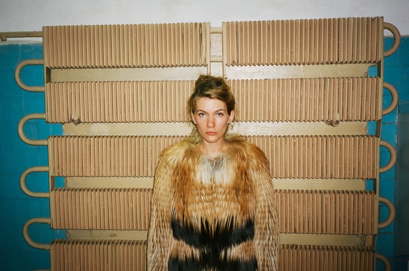 Girls on stairwells-celebration of post-Soviet entrances