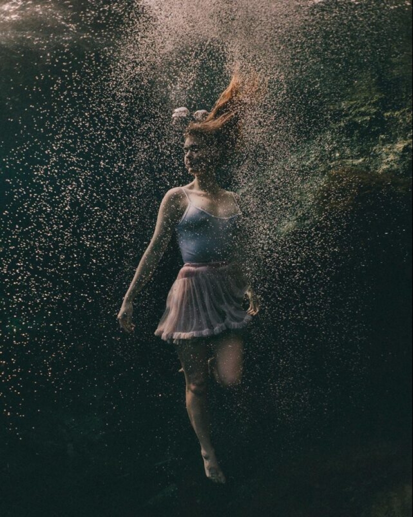 Girls under water in stunning pictures of freediver photographer Lexi Line Girls under water in stunning pictures of freediver photographer Lexi Line