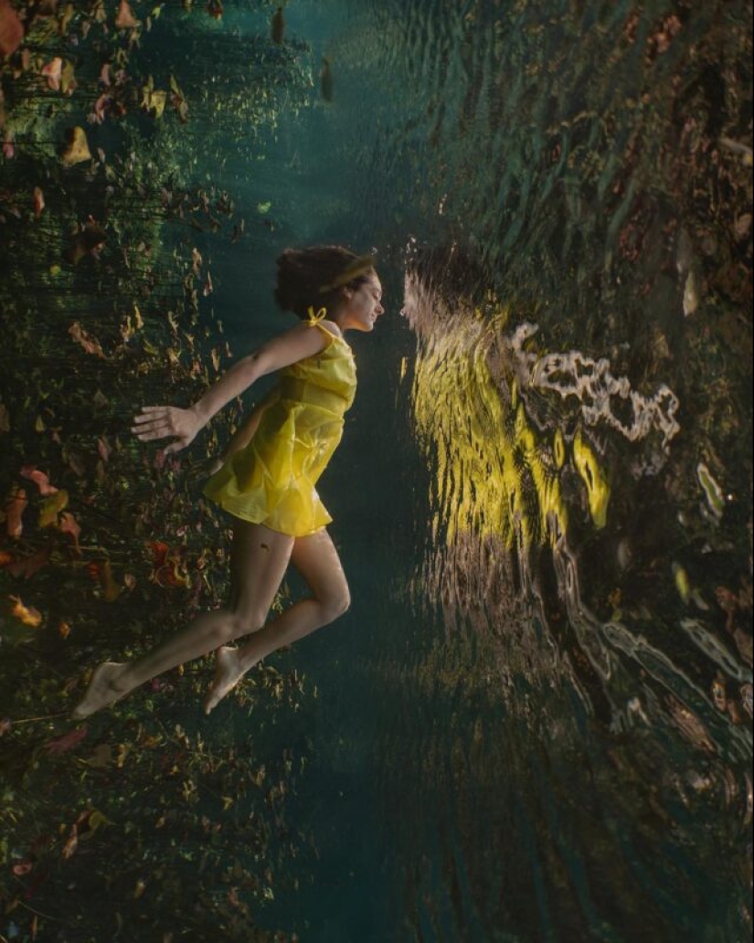Girls under water in stunning pictures of freediver photographer Lexi Line Girls under water in stunning pictures of freediver photographer Lexi Line