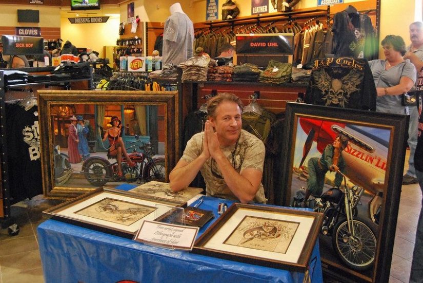God Moto art David UHL and his beauty Harley-Davidson God Moto art David UHL and his beauty Harley-Davidson