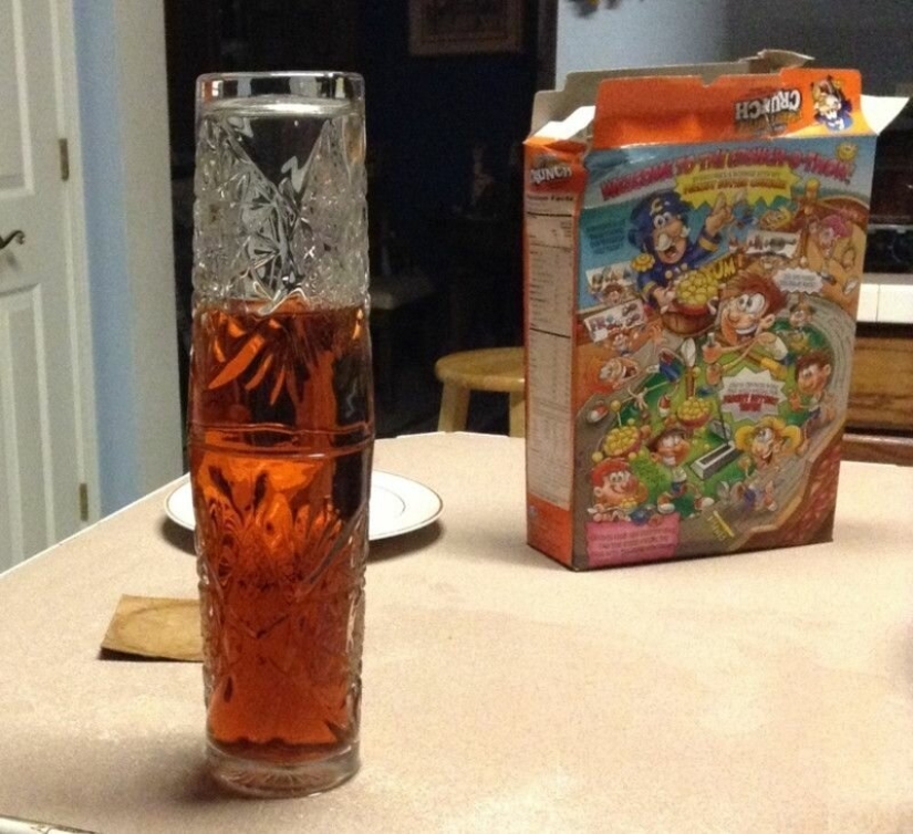 "Gravity is broken or why is it not falling?": 20 photos that defy the laws of physics