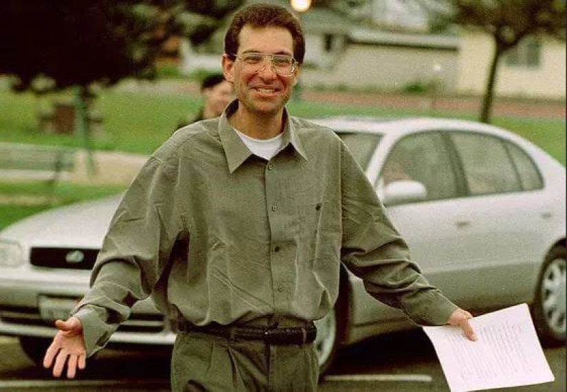Hacker Kevin Mitnick: From Enemy of the State to Defender of Cyberspace