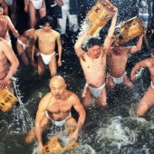 Hadaka matsuri-una celebración de hombres desnudos en Japón