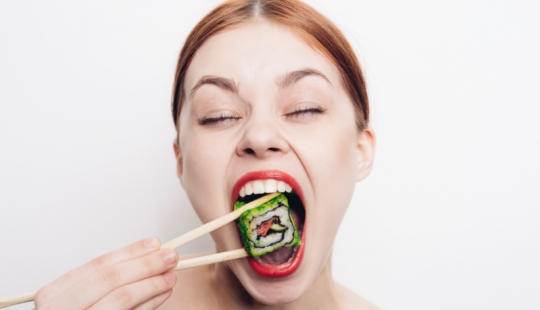 Heavy plates, music and more 8 ways to trick the brain and make food tastier