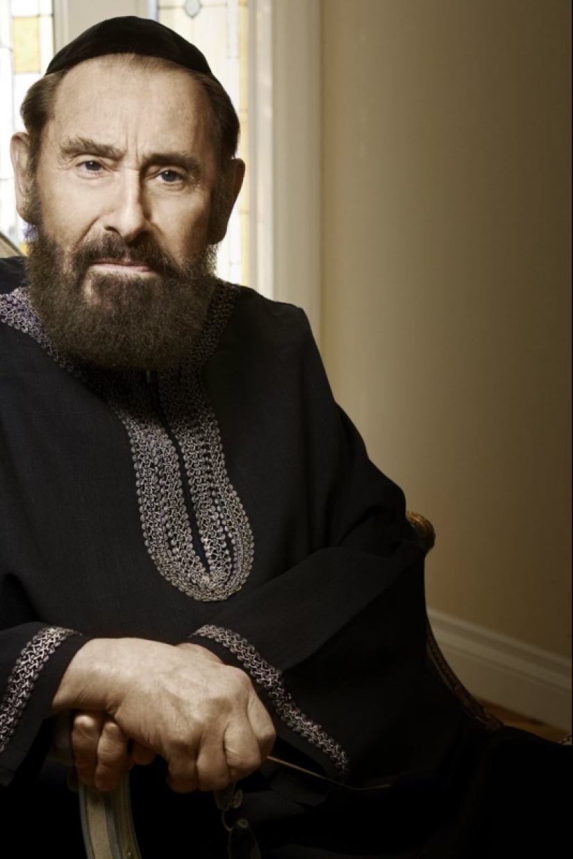 Hilo rojo en la muñeca. ¿De dónde viene y qué significa