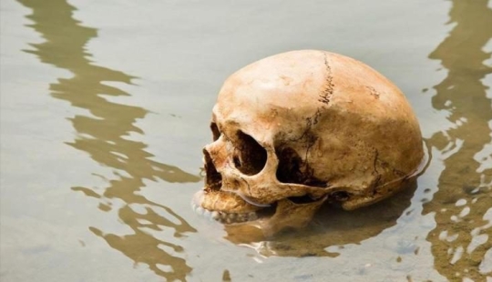 Himalayan Lake Roopkund is a cemetery of 500 people, which keeps its secret