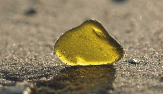 Hirosimites – amazing artifacts created by a nuclear explosion Hirosimites – amazing artifacts created by a nuclear explosion