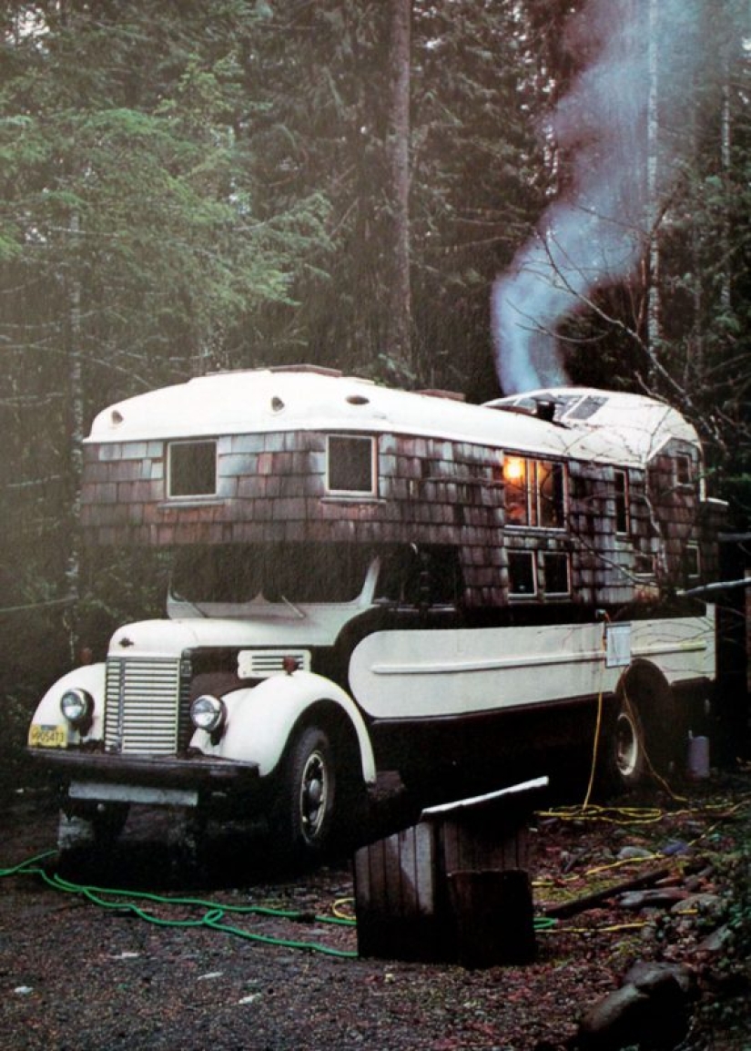 Home-trucks — weird, but a cute relic of the hippie era Home-trucks — weird, but a cute relic of the hippie era