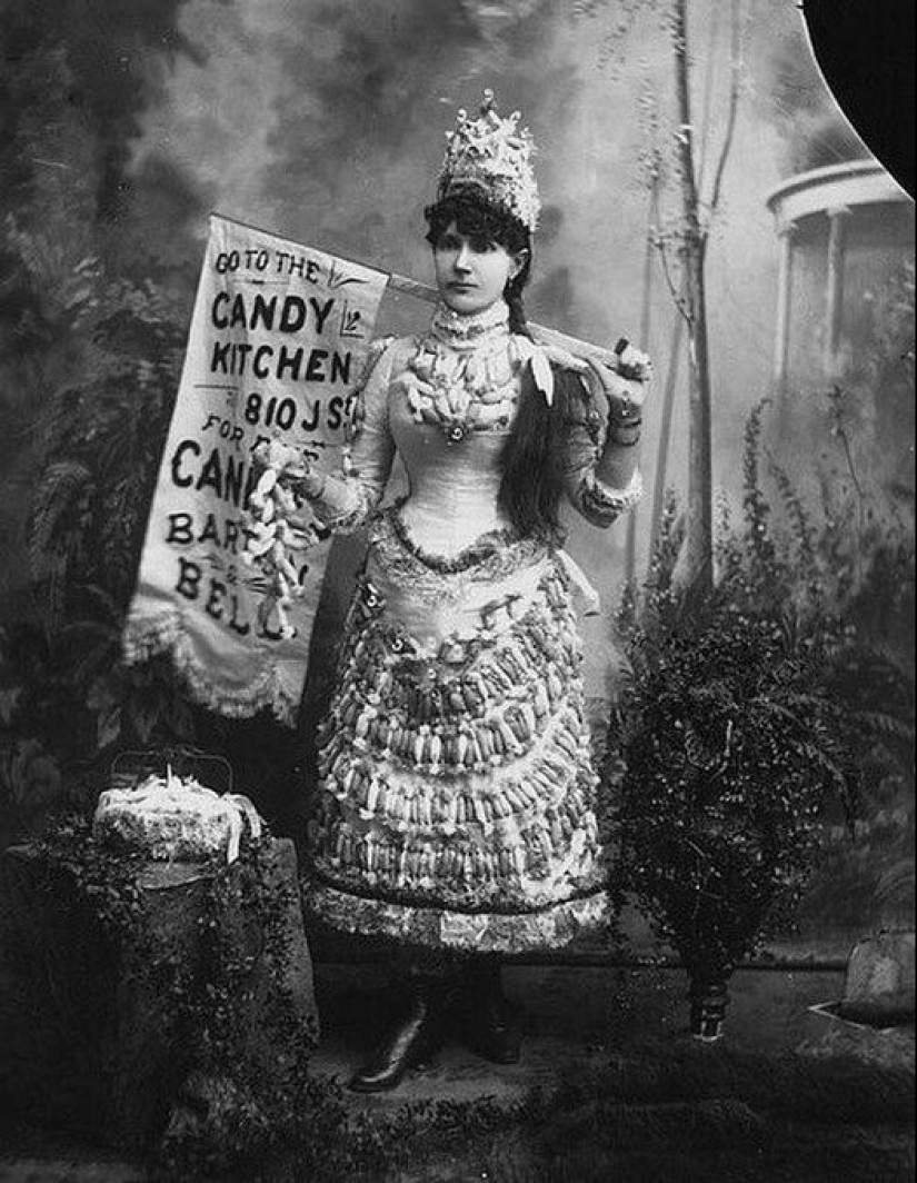 Horseshoes, Spoons and Light Bulbs: The Wildest Costumes of Advertisers of the Past