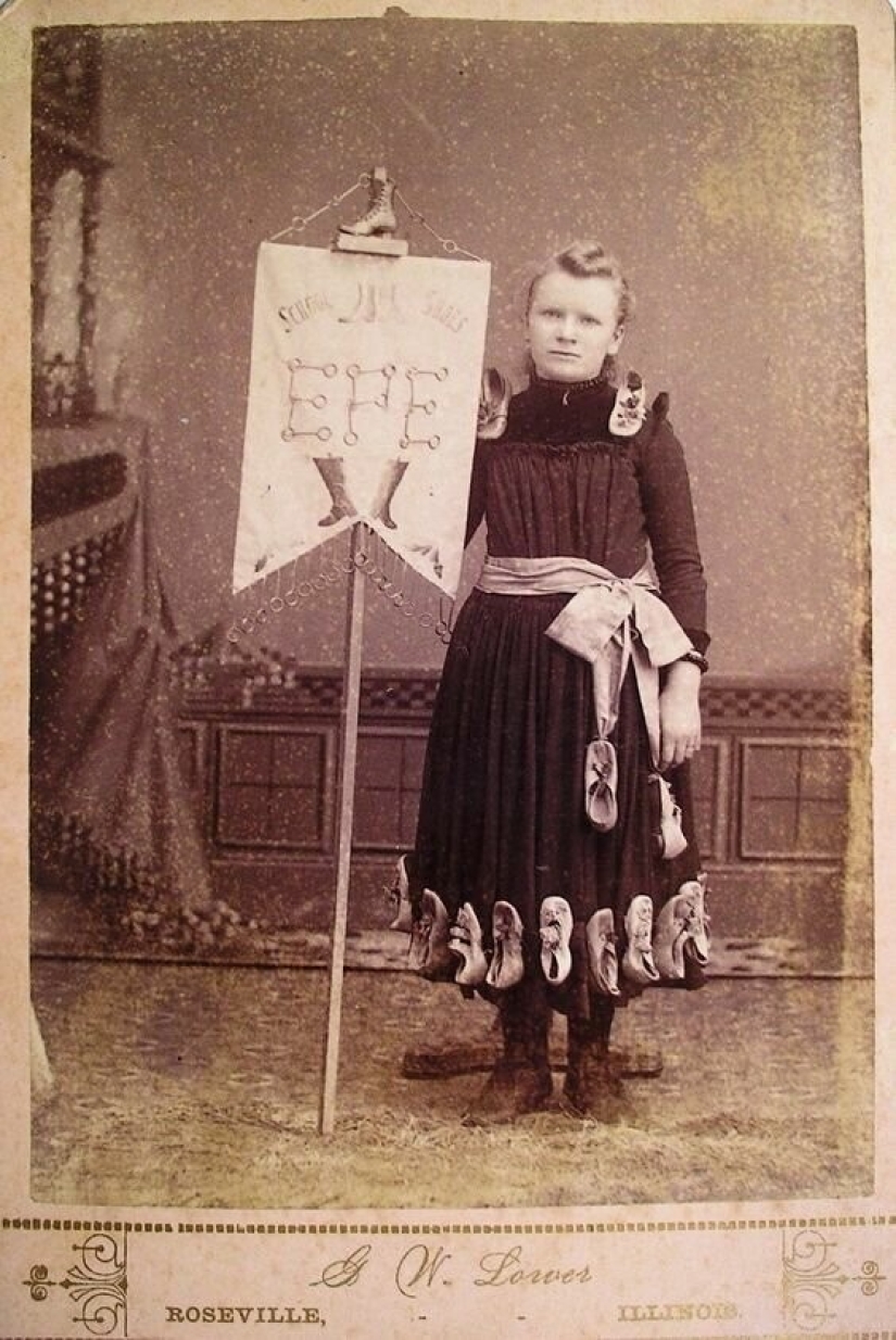 Horseshoes, Spoons and Light Bulbs: The Wildest Costumes of Advertisers of the Past