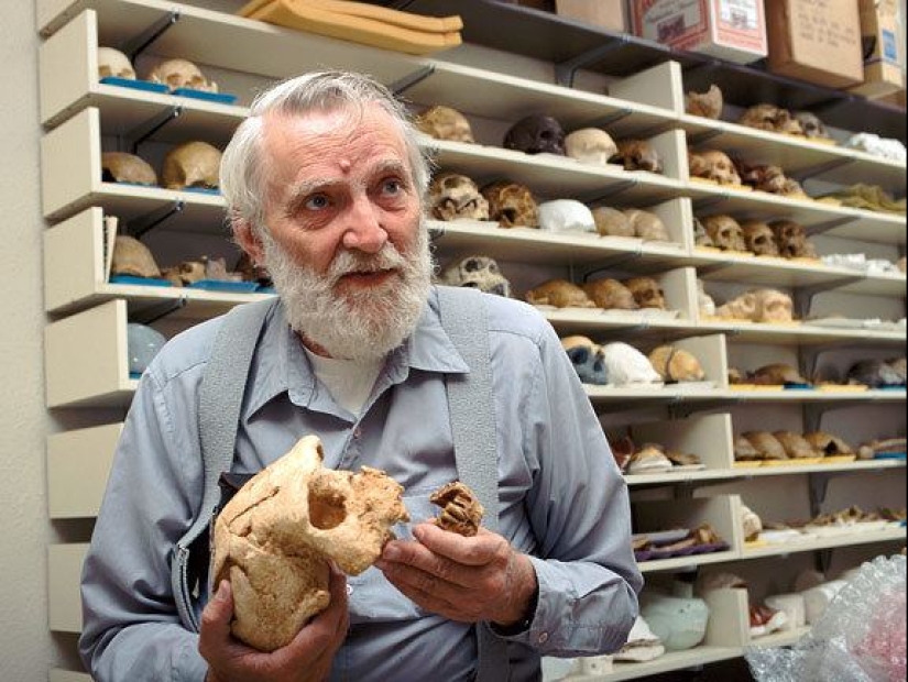 How anthropologist Grover Krantz and his Dog Clyde became Museum exhibits