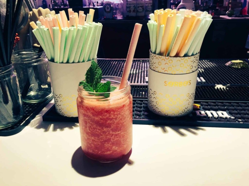 How drinking straws were invented