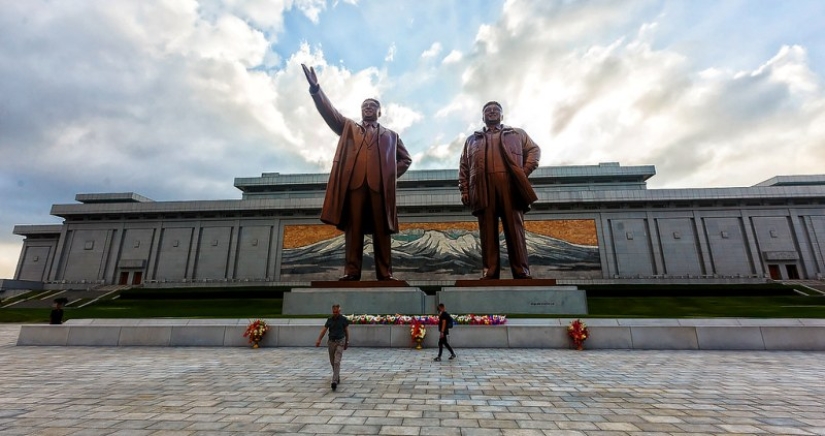 How Mansudae, the world's largest leader factory, works How Mansudae, the world's largest leader factory, works